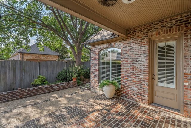 110 Esplanade Court, Bossier City, LA 71111
