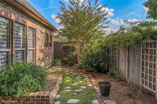 110 Esplanade Court, Bossier City, LA 71111