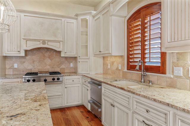 110 Esplanade Court, Bossier City, LA 71111