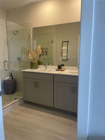 157 SW 170th Ave, Pembroke Pines, FL 33027