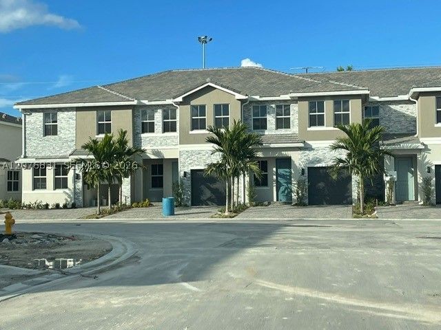 157 SW 170th Ave, Pembroke Pines, FL 33027
