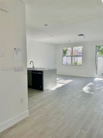 157 SW 170th Ave, Pembroke Pines, FL 33027