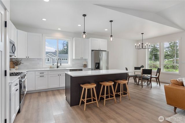 412 W 4th Street, Everson, WA 98247