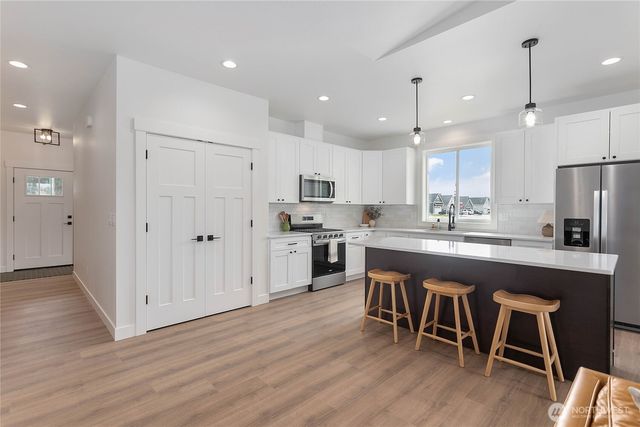 412 W 4th Street, Everson, WA 98247