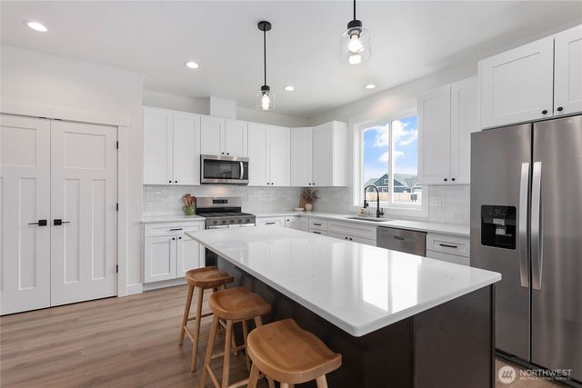 412 W 4th Street, Everson, WA 98247