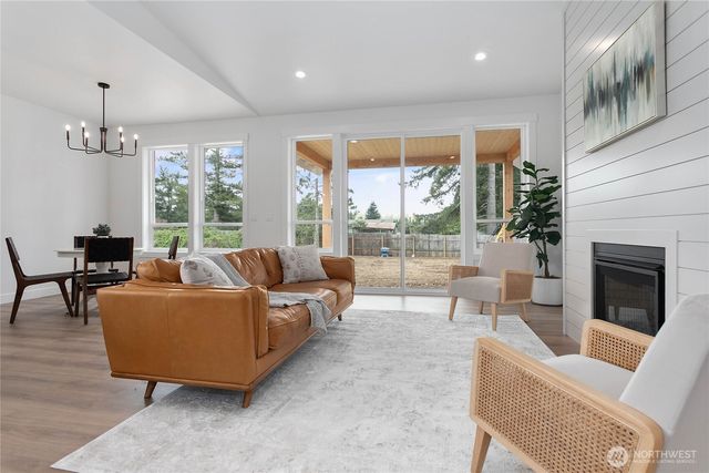 412 W 4th Street, Everson, WA 98247