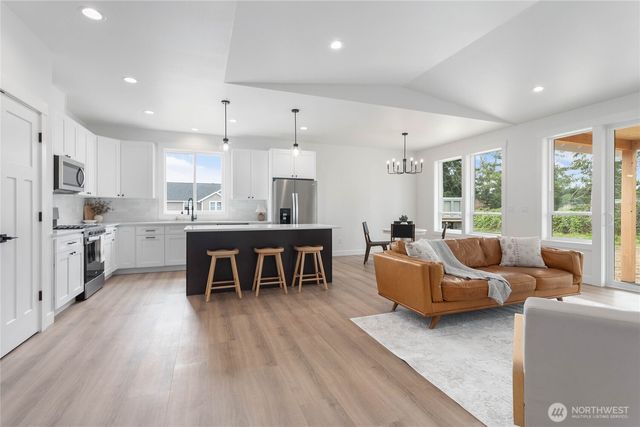 412 W 4th Street, Everson, WA 98247