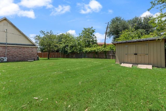 920 Meadowdale Drive, Royse City, TX 75189