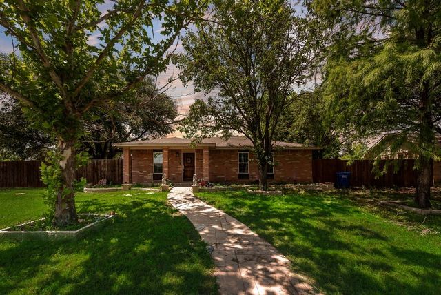 920 Meadowdale Drive, Royse City, TX 75189