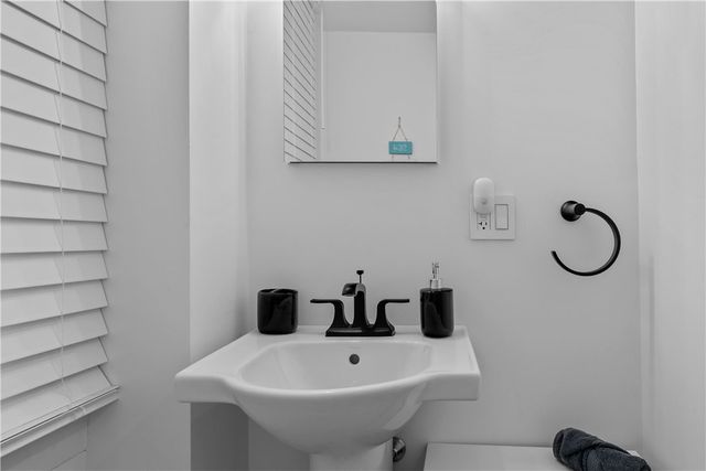 13 Sherman Street, Newport, RI 02840