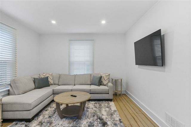 13 Sherman Street, Newport, RI 02840