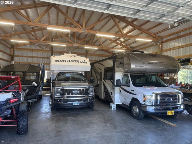 94475 Golf Course Ln, North Bend, OR 97459