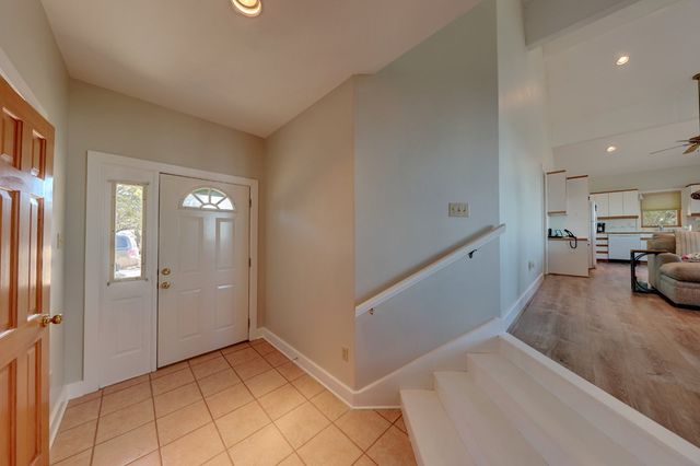 100 Lesiker Lane, Center Point, TX 78010