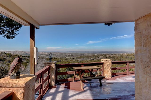 100 Lesiker Lane, Center Point, TX 78010