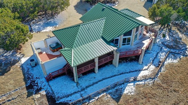 100 Lesiker Lane, Center Point, TX 78010