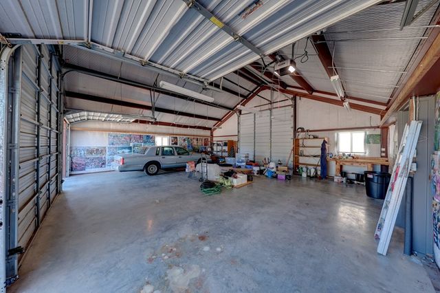 100 Lesiker Lane, Center Point, TX 78010