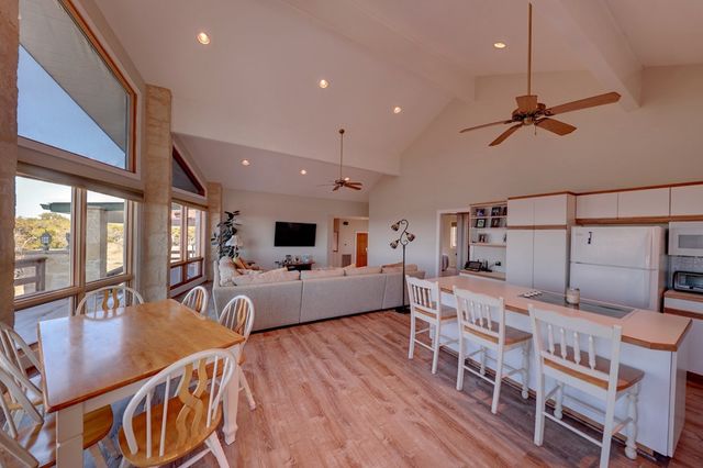 100 Lesiker Lane, Center Point, TX 78010