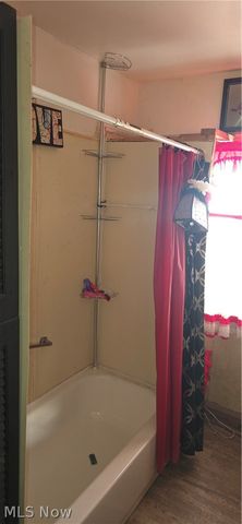 8109 Dorver Avenue, Cleveland, OH 44105