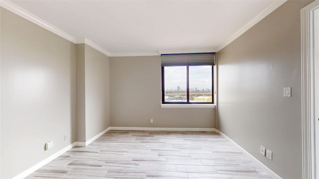 3525 Sage Road 1404, Houston, TX 77056