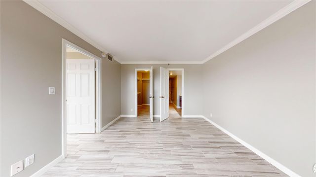 3525 Sage Road 1404, Houston, TX 77056