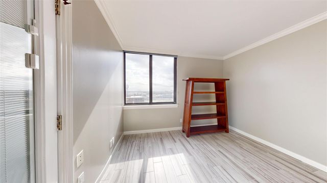 3525 Sage Road 1404, Houston, TX 77056