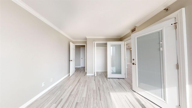 3525 Sage Road 1404, Houston, TX 77056