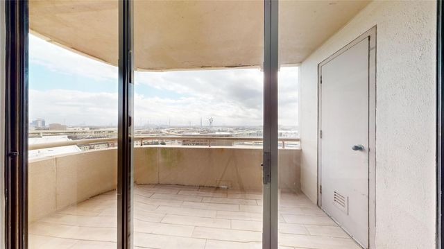 3525 Sage Road 1404, Houston, TX 77056