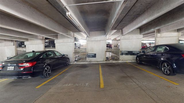 3525 Sage Road 1404, Houston, TX 77056