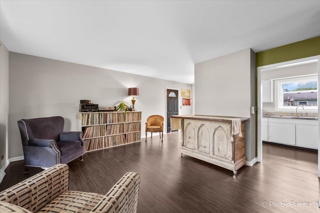 34W912 Clyde Parkway, St. Charles, IL 60174