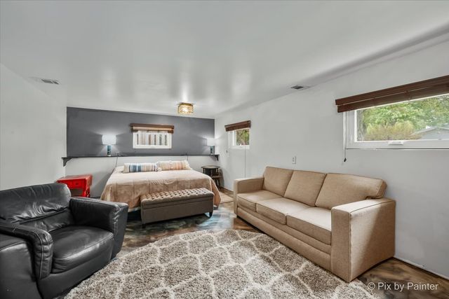 34W912 Clyde Parkway, St. Charles, IL 60174