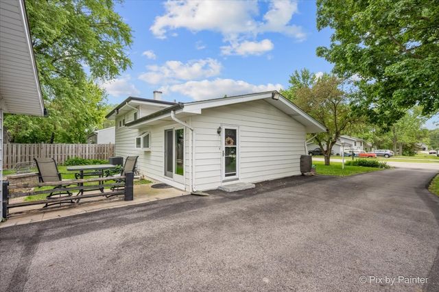 34W912 Clyde Parkway, St. Charles, IL 60174