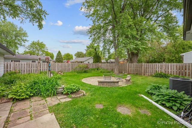 34W912 Clyde Parkway, St. Charles, IL 60174