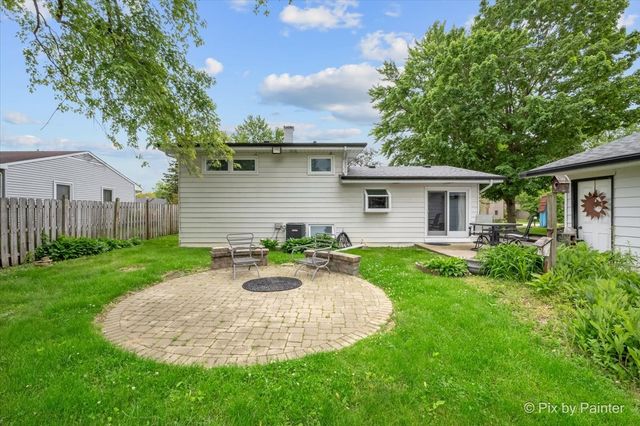 34W912 Clyde Parkway, St. Charles, IL 60174