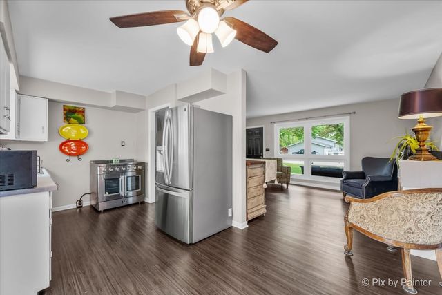 34W912 Clyde Parkway, St. Charles, IL 60174