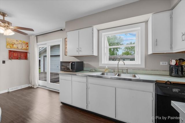 34W912 Clyde Parkway, St. Charles, IL 60174