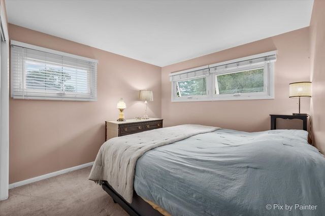 34W912 Clyde Parkway, St. Charles, IL 60174