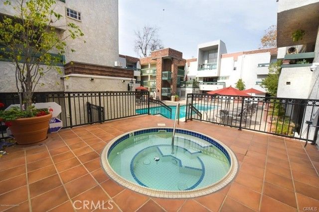 360 S Euclid 122, Pasadena, CA 91101