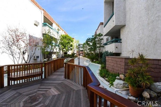 360 S Euclid 122, Pasadena, CA 91101