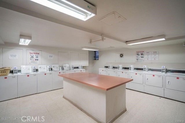 360 S Euclid 122, Pasadena, CA 91101