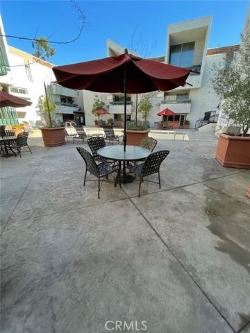 360 S Euclid 122, Pasadena, CA 91101