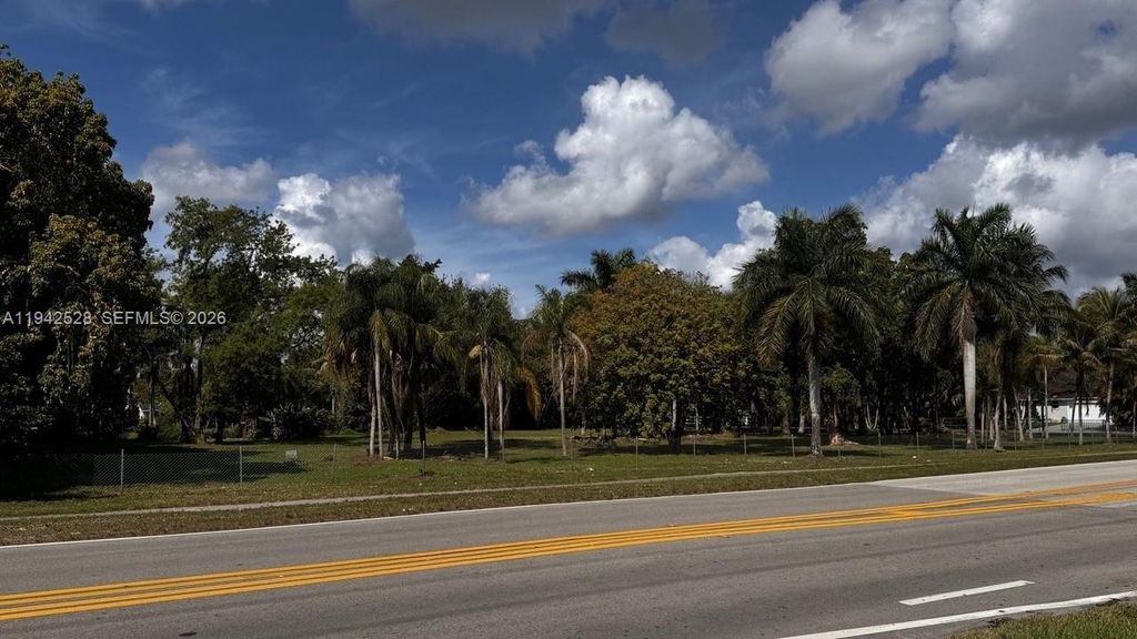 1615 Hiatus Road, Davie, FL 33325