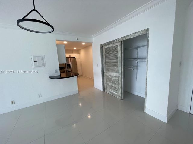 401 69th St 1204, Miami Beach, FL 33141