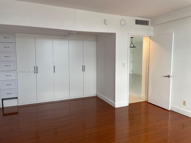 401 69th St 1204, Miami Beach, FL 33141