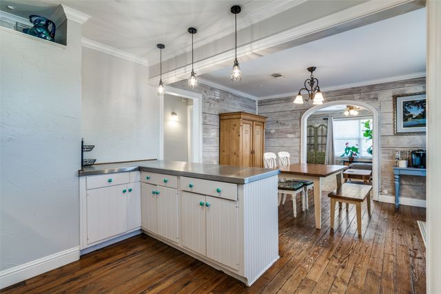 2824 Lee Street, Dallas, TX 75206