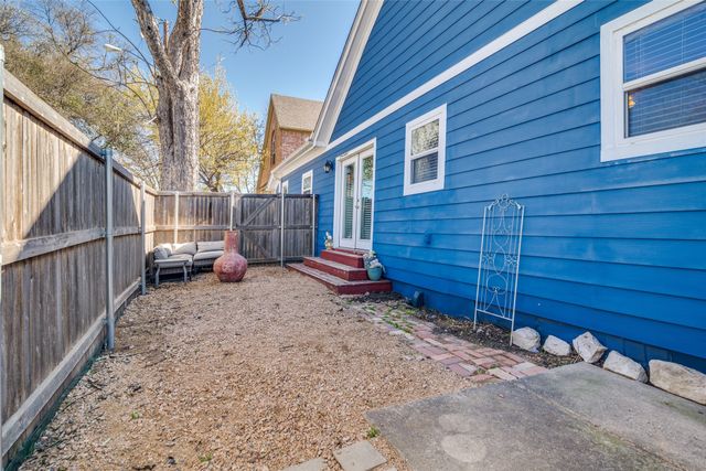 2824 Lee Street, Dallas, TX 75206