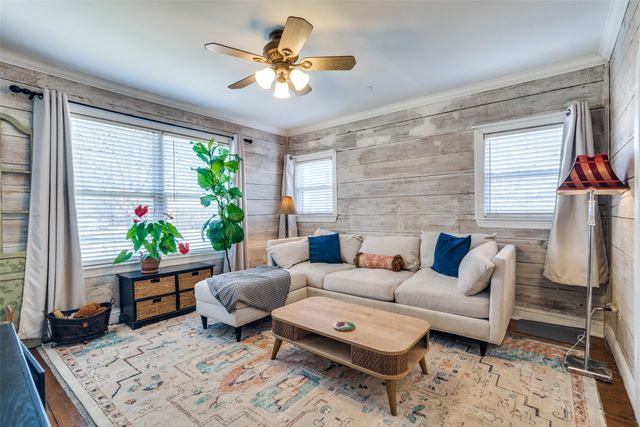 2824 Lee Street, Dallas, TX 75206