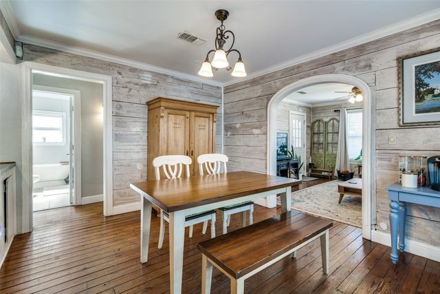 2824 Lee Street, Dallas, TX 75206