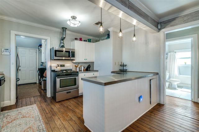 2824 Lee Street, Dallas, TX 75206