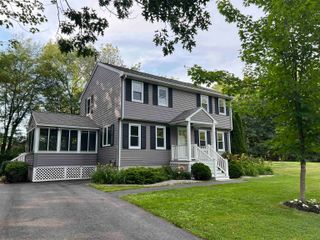 2 Kristin Drive, Derry, NH 03038