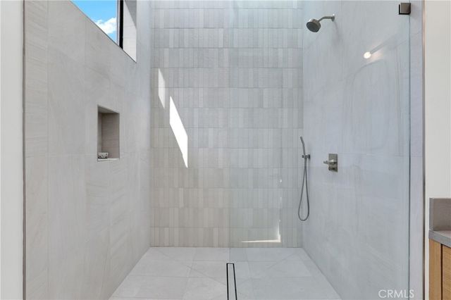 3949 Glenalbyn Drive, Los Angeles, CA 90065